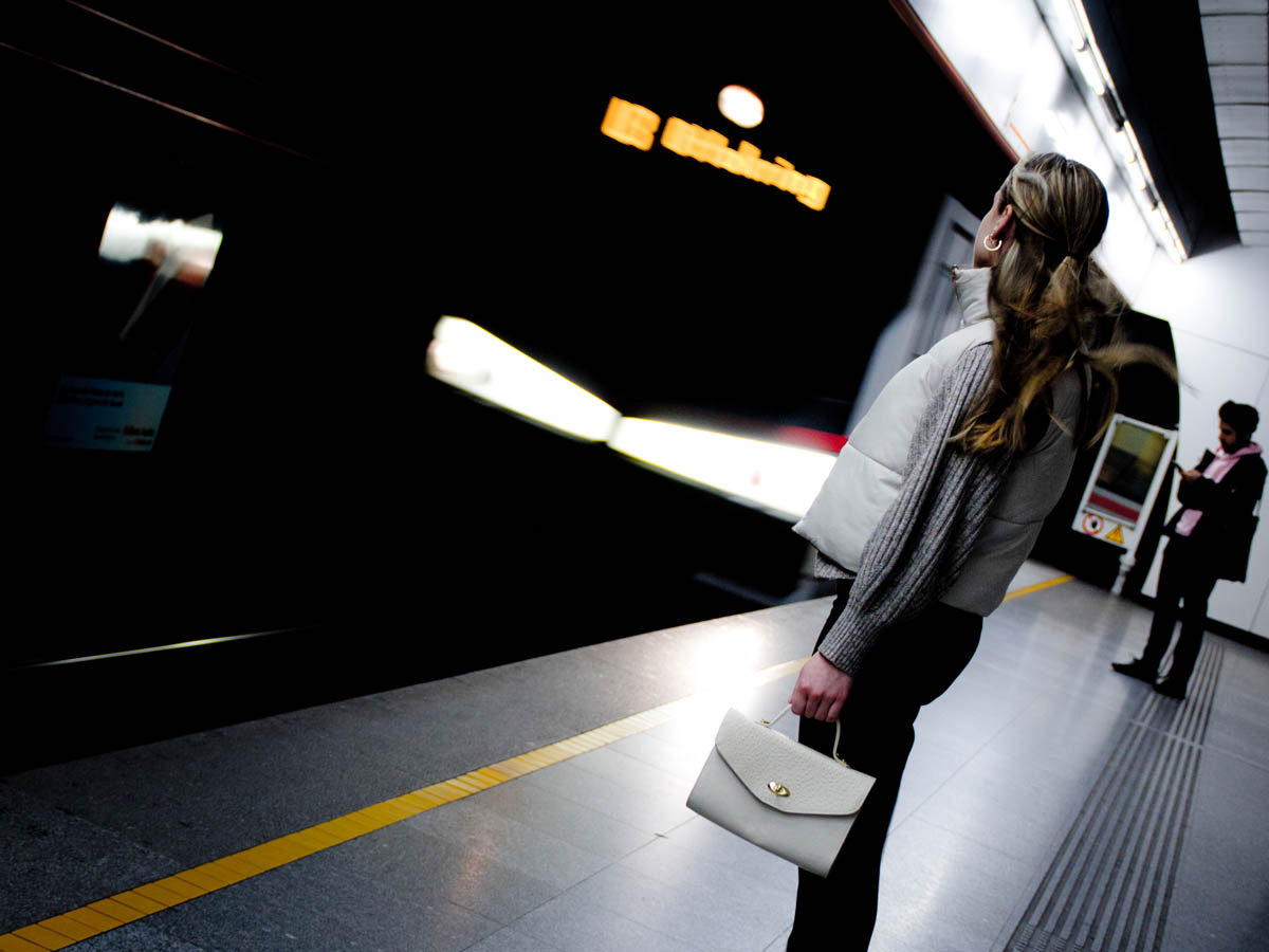 Einfahrende U-Bahn
